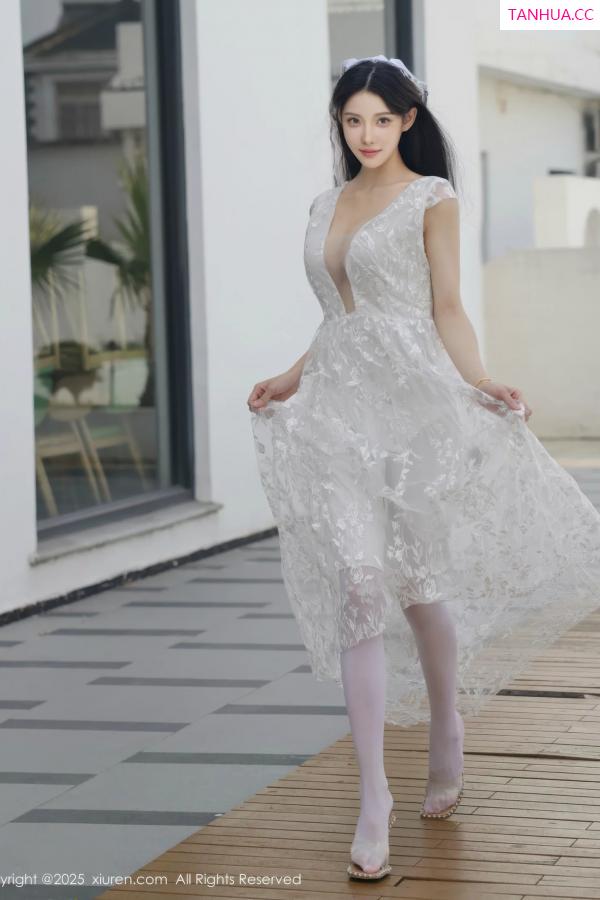   [XiuRen]高清写真图 2025.08.18 No.10661 梨霜儿 白色婚纱第8张图片